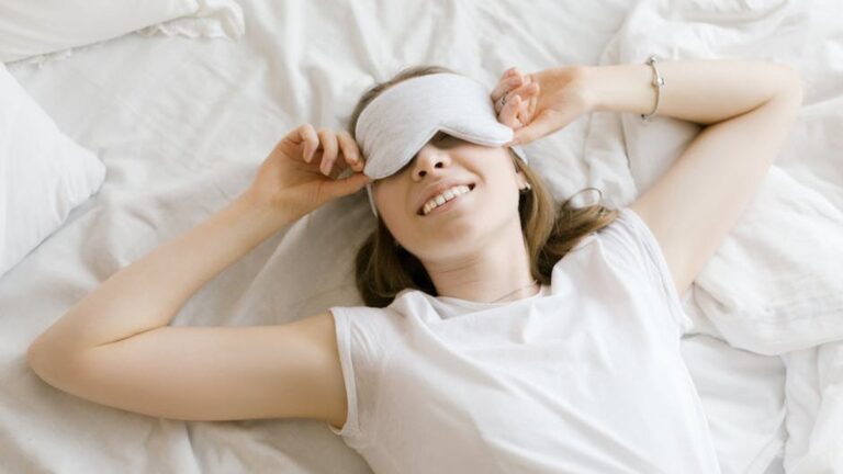 Decoding Sleep Apnea: Symptoms, Diagnosis, and Treatment in 2025 - Health and wellness