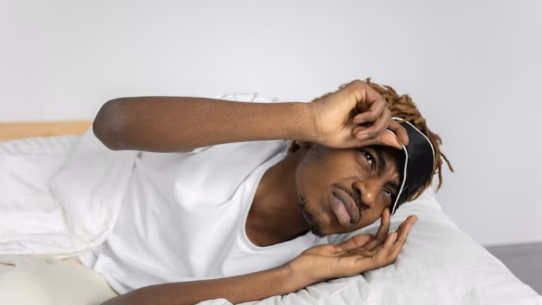 Decoding Sleep Myths: Optimizing Your Sleep Schedule for Daylight Saving Time Ending - Health and wellness