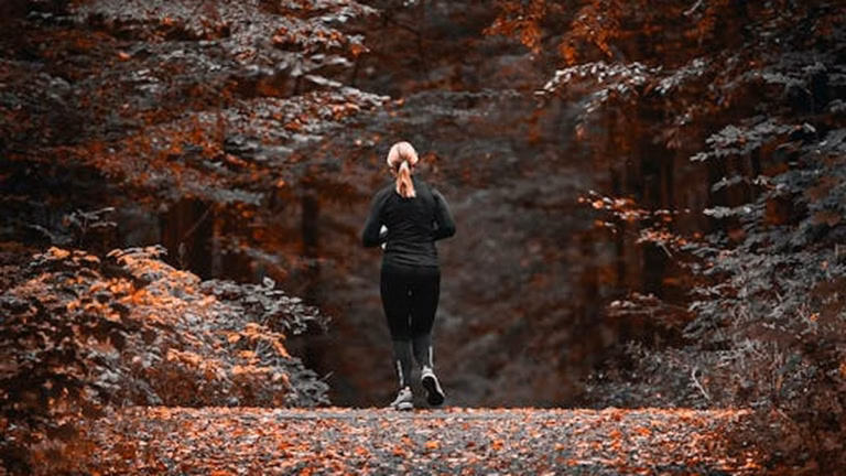 Fall Foliage Fitness: Hiking & Trail Running Safety Tips for Changing Conditions - Health and wellness