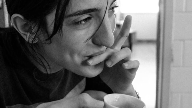 Managing Migraines in the Fall: Triggers, Treatments, and Lifestyle Adjustments - Health and wellness