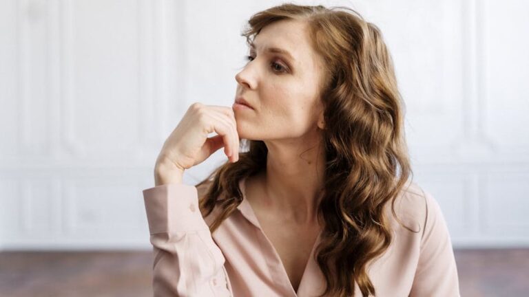 Managing Seasonal Affective Disorder (SAD): Brightening Your Mood in October - Health and wellness