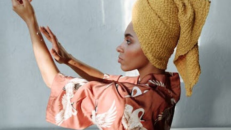 Morning Face Routine That Actually Improves Skin Glow - image by Thirdman via Pexels