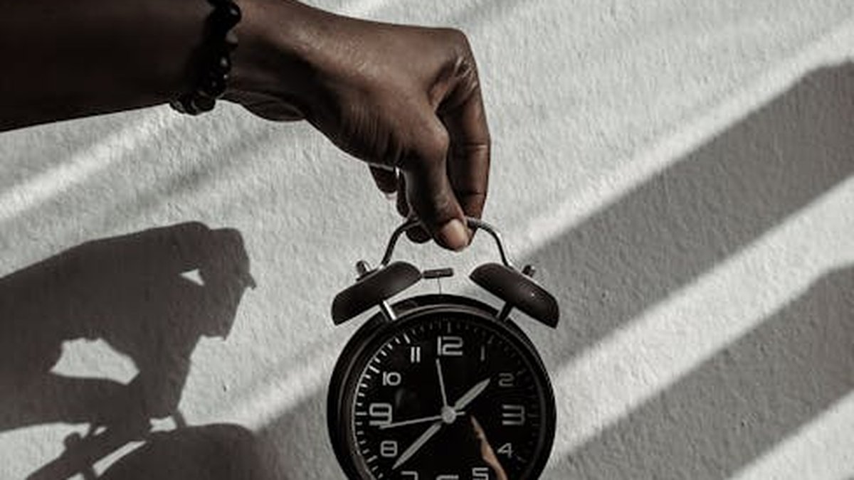 Optimizing Sleep for Daylight Saving Time: Adjusting Your Sleep Schedule - Health and wellness