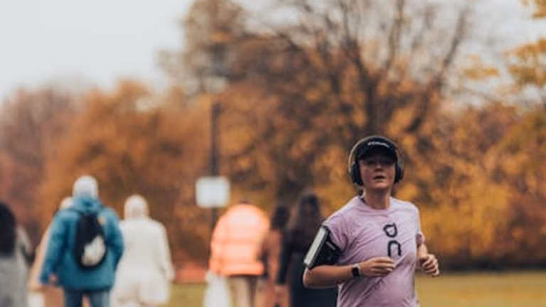 Outdoor Workouts for Crisp Autumn Days: Hiking & Trail Running Guide - Health and wellness