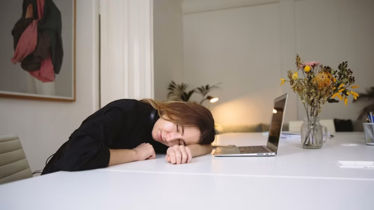 Power Naps: Boost Productivity & Health - Health and wellness