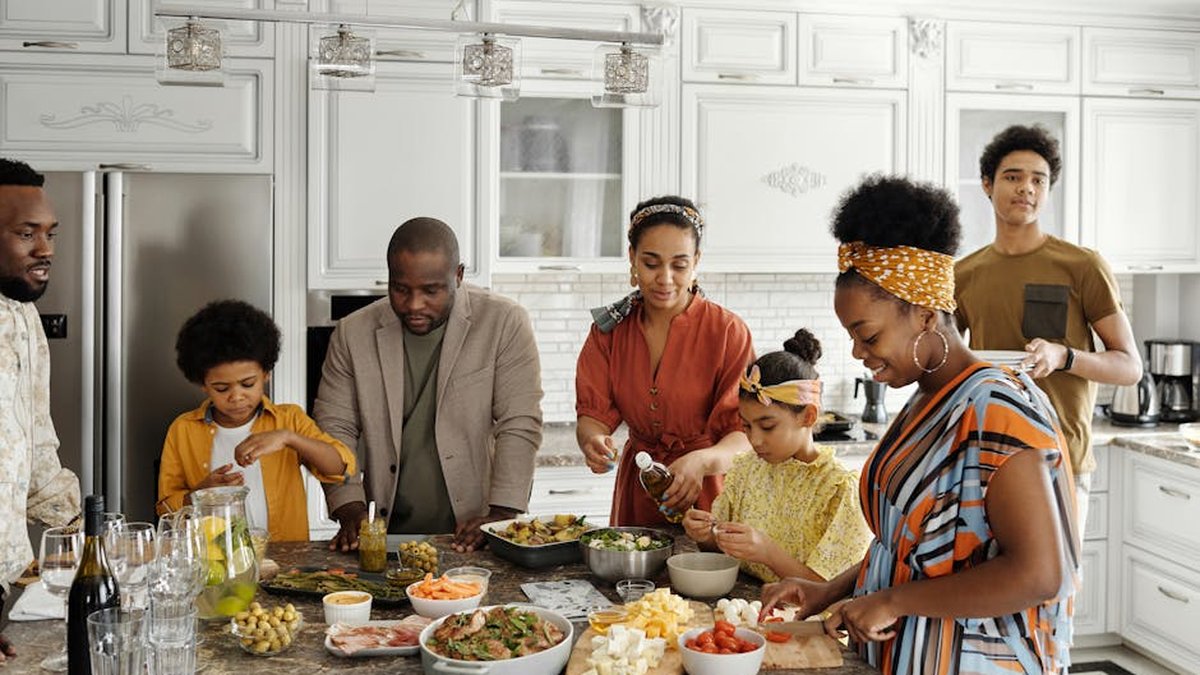 Preventing Holiday Weight Gain: A Realistic Approach - Health and wellness