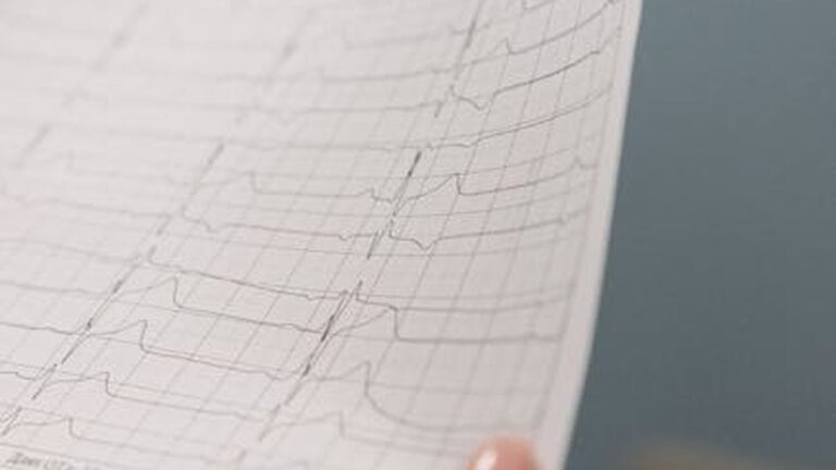 The Future of Personalized Medicine: Genetic Testing and Tailored Treatment Plans - Health and wellness