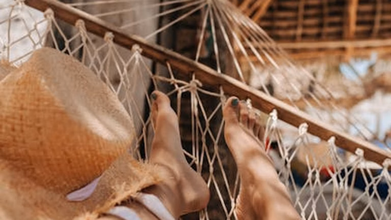 Digital Detox for Mental Clarity: Unplugging for a Healthier November - Health and wellness